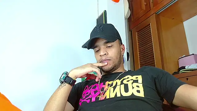 Snapshot of Bigcock_21cm_ chatting on 12, 2, 2025 Bigcock 21cm online show from 12, 2, 2025