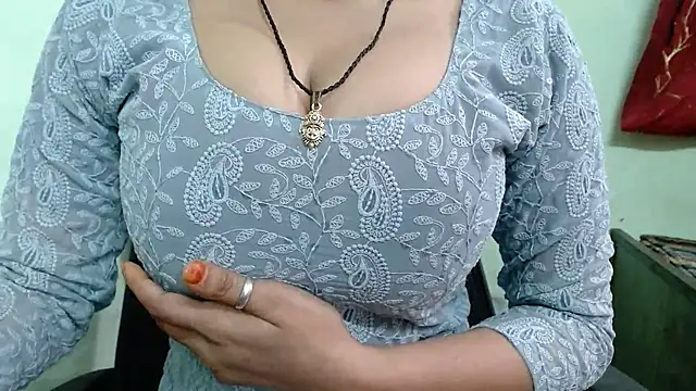 Snapshot of sweet-alia chatting on 14, 9, 2025 sweet-alia online show from 14, 9, 2025