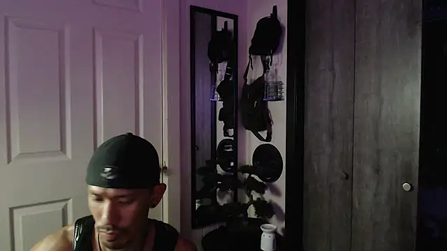 Snapshot of inc25cb@xh chatting on 7, 3, 2025 inc25cbxh online show from 7, 3, 2025