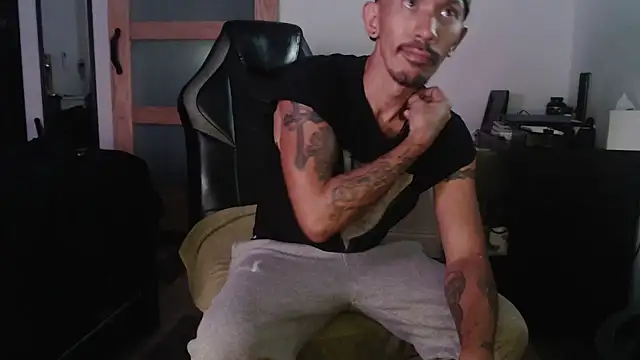 Snapshot of inc25cb@xh chatting on 4, 10, 2025 inc25cbxh online show from 4, 10, 2025