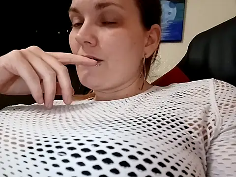 ToxicLilly online show from 12, 3, 2025