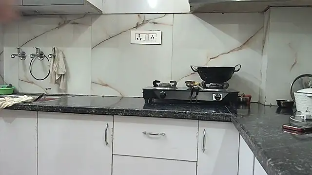 Zoya Varma004 online show from 27, 1, 2025