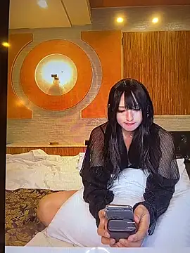 Snapshot of Chika-ch chatting on 15, 10, 2025 Chika-ch online show from 15, 10, 2025