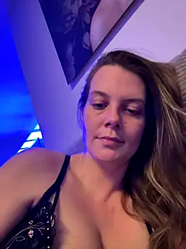 Snapshot of newMichelle chatting on 15, 12, 2025 newMichelle online show from 15, 12, 2025