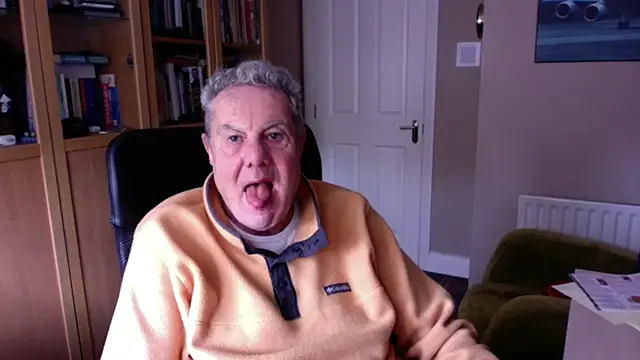 Snapshot of Oldpistolpete chatting on 20, 12, 2024 Oldpistolpete online show from 20, 12, 2024