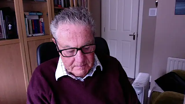 Snapshot of Oldpistolpete chatting on 4, 2, 2025 Oldpistolpete online show from 4, 2, 2025