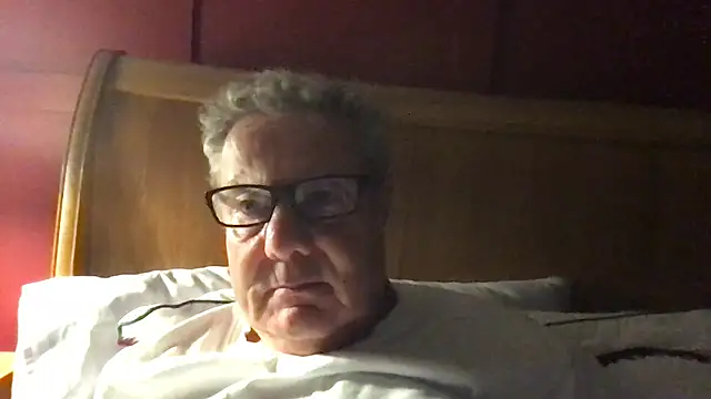 Snapshot of Oldpistolpete chatting on 9, 10, 2025 Oldpistolpete online show from 9, 10, 2025