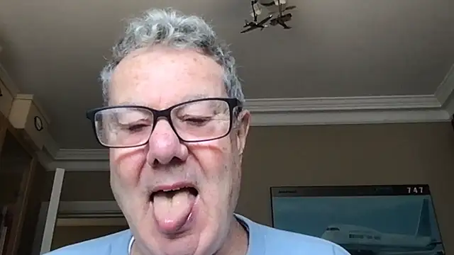 Snapshot of Oldpistolpete chatting on 2, 11, 2025 Oldpistolpete online show from 2, 11, 2025