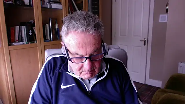 Snapshot of Oldpistolpete chatting on 26, 3, 2026 Oldpistolpete online show from 26, 3, 2026