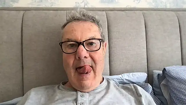 Snapshot of Oldpistolpete chatting on 31, 3, 2026 Oldpistolpete online show from 31, 3, 2026