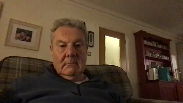 Snapshot of Oldpistolpete chatting on 4, 4, 2026 Oldpistolpete online show from 4, 4, 2026