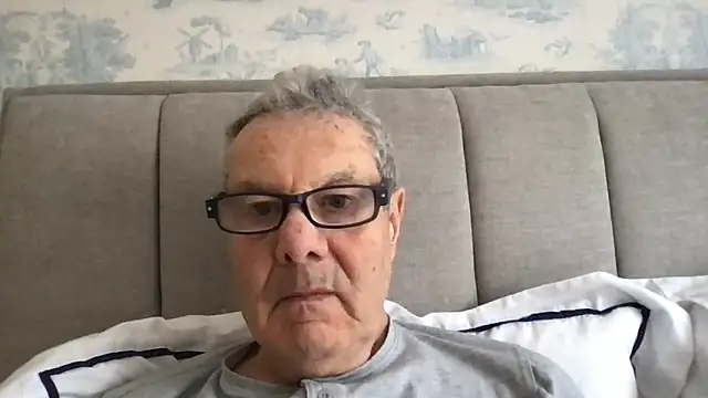 Snapshot of Oldpistolpete chatting on 8, 4, 2026 Oldpistolpete online show from 8, 4, 2026