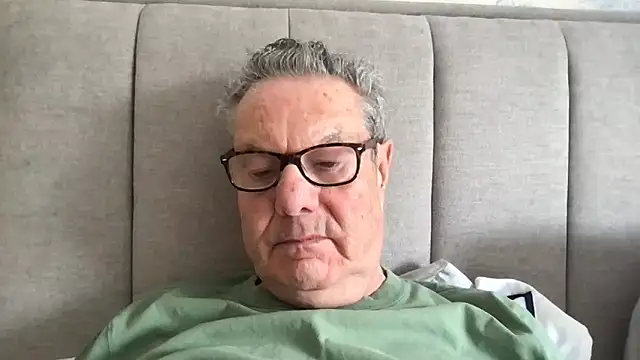 Snapshot of Oldpistolpete chatting on 9, 4, 2026 Oldpistolpete online show from 9, 4, 2026