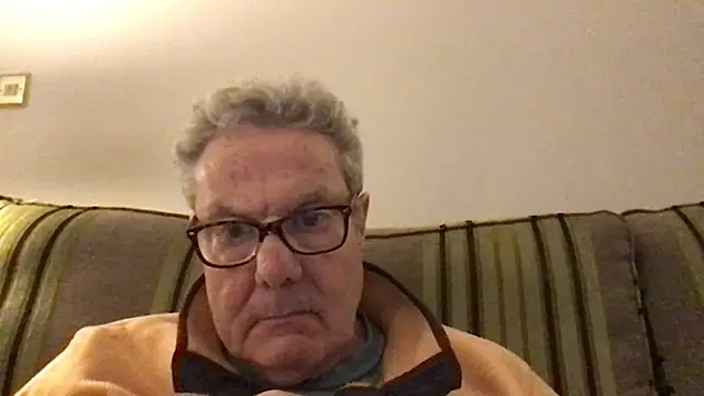 Snapshot of Oldpistolpete chatting on 15, 4, 2026 Oldpistolpete online show from 15, 4, 2026