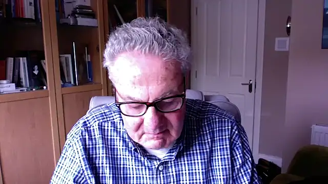 Snapshot of Oldpistolpete chatting on 17, 4, 2026 Oldpistolpete online show from 17, 4, 2026