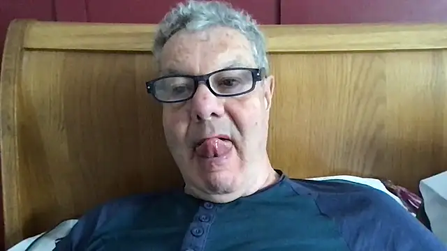 Snapshot of Oldpistolpete chatting on 4, 5, 2026 Oldpistolpete online show from 4, 5, 2026