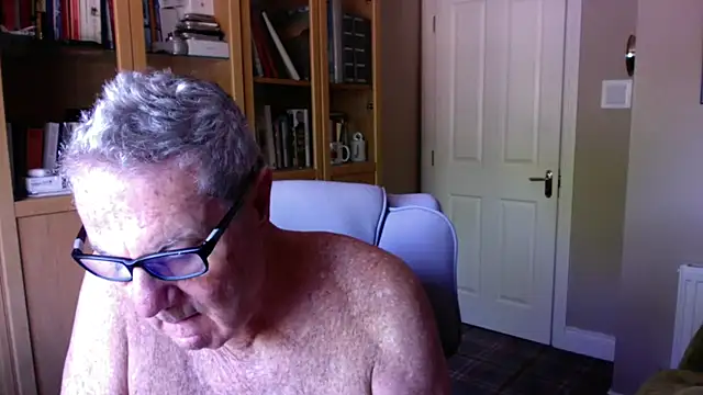 Snapshot of Oldpistolpete chatting on 12, 6, 2026 Oldpistolpete online show from 12, 6, 2026