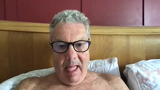 Snapshot of Oldpistolpete chatting on 17, 6, 2026 Oldpistolpete online show from 17, 6, 2026