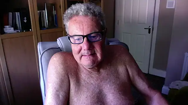 Snapshot of Oldpistolpete chatting on 6, 7, 2026 Oldpistolpete online show from 6, 7, 2026