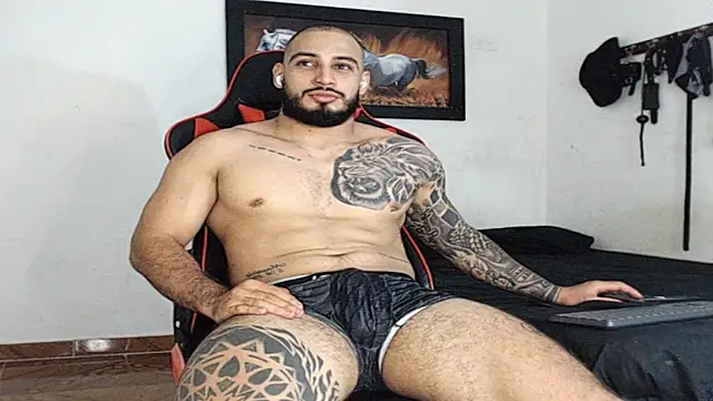 Snapshot of leonidas_18k chatting on 11, 12, 2024 leonidas 18k online show from 11, 12, 2024