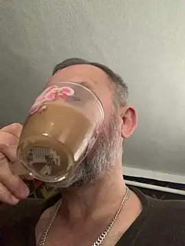 Snapshot of GHsveter chatting on 6, 11, 2025 GHsveter online show from 6, 11, 2025