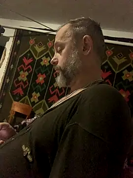 Snapshot of GHsveter chatting on 10, 11, 2025 GHsveter online show from 10, 11, 2025