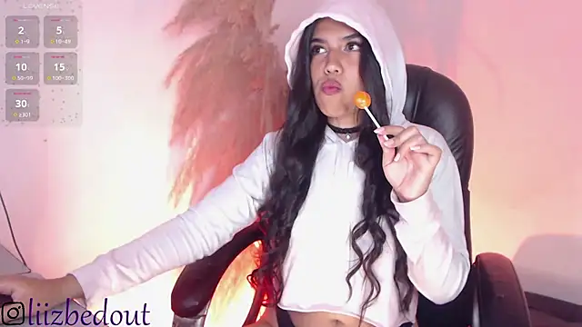 liz bedoutxx online show from 15, 11, 2025