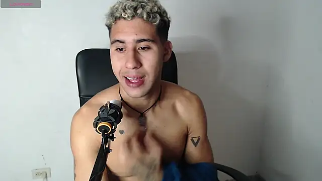 Snapshot of Daiki_Jack chatting on 20, 12, 2024 Daiki Jack online show from 20, 12, 2024