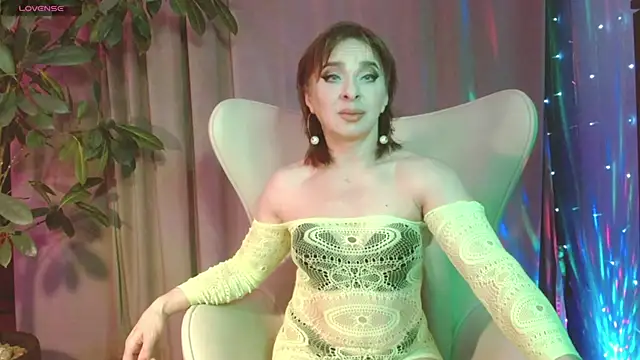 Snapshot of julia_renard chatting on 26, 10, 2025 julia renard online show from 26, 10, 2025