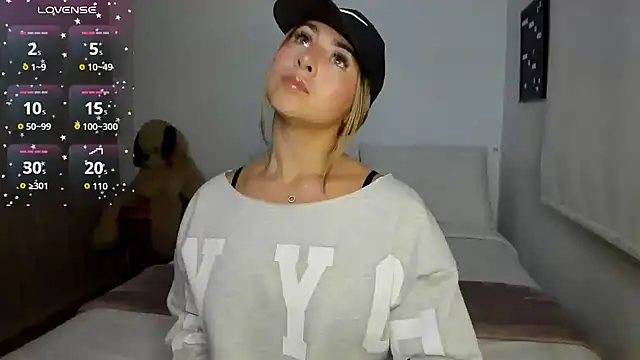 sophi mooreno online show from 28, 10, 2025