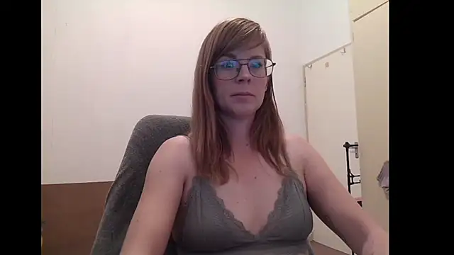 Snapshot of SavannaGirly chatting on 4, 6, 2026 SavannaGirly online show from 4, 6, 2026