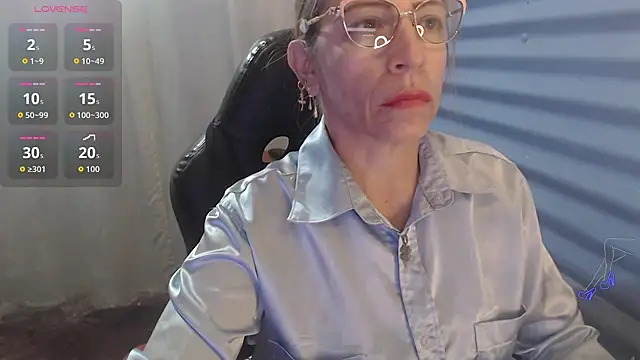 Chayla Ruiz online show from 25, 5, 2026