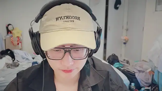 romeoisme   online show from 9, 1, 2025