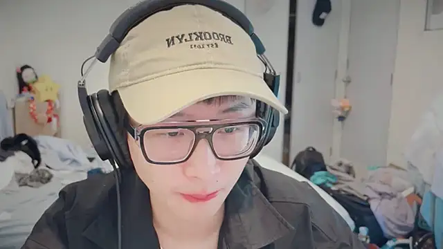 romeoisme   online show from 12, 1, 2025