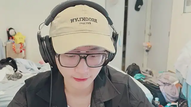 romeoisme   online show from 30, 1, 2025