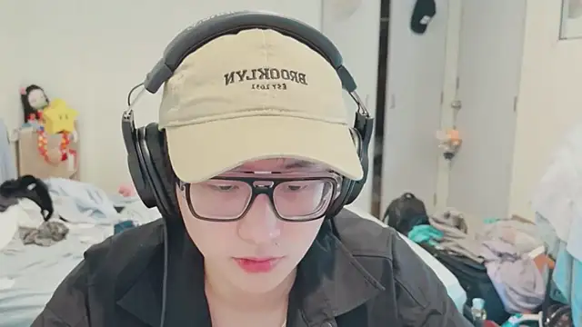 romeoisme   online show from 30, 1, 2025