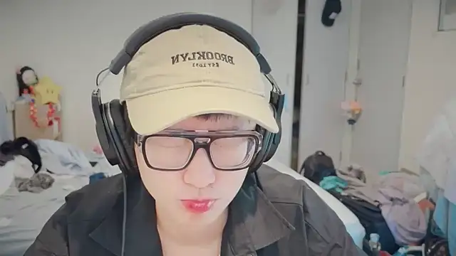 romeoisme   online show from 19, 3, 2025