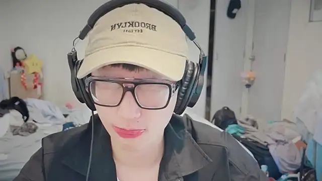 romeoisme   online show from 21, 3, 2025