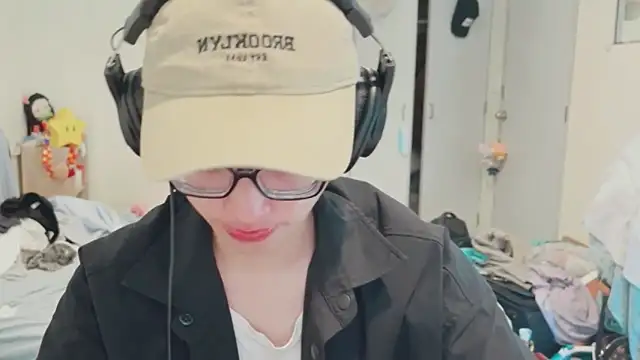 romeoisme   online show from 22, 3, 2025