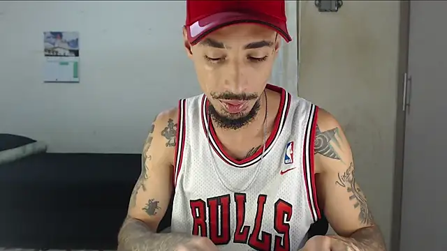 emiliano hottt online show from 27, 4, 2026