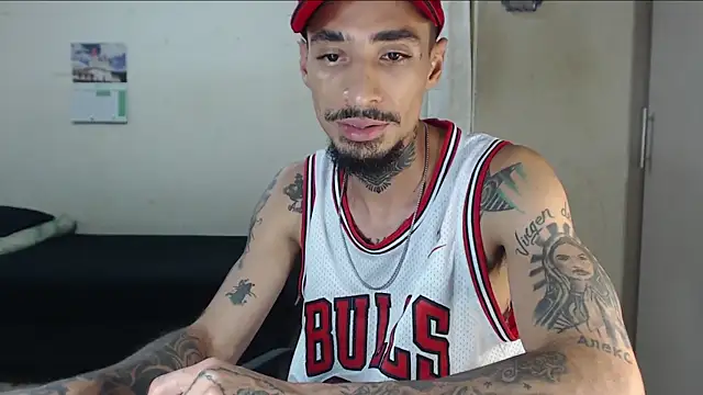 emiliano hottt online show from 28, 4, 2026