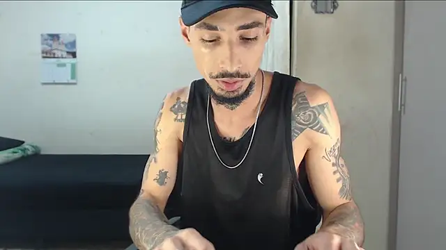 emiliano hottt online show from 28, 4, 2026