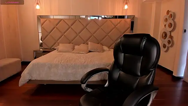 MaryLewis  online show from 15, 2, 2026