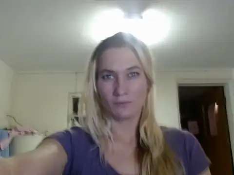 Snapshot of missymilf chatting on 12, 2, 2025 missymilf online show from 12, 2, 2025