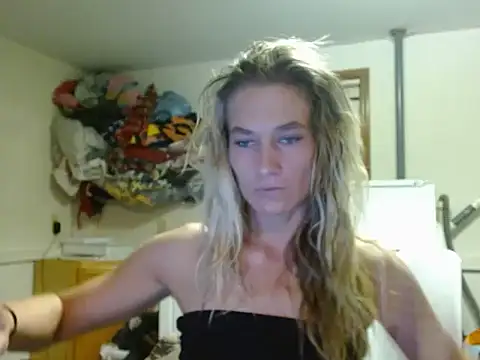 Snapshot of missymilf chatting on 1, 10, 2025 missymilf online show from 1, 10, 2025