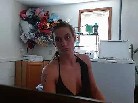 Snapshot of missymilf chatting on 1, 10, 2025 missymilf online show from 1, 10, 2025