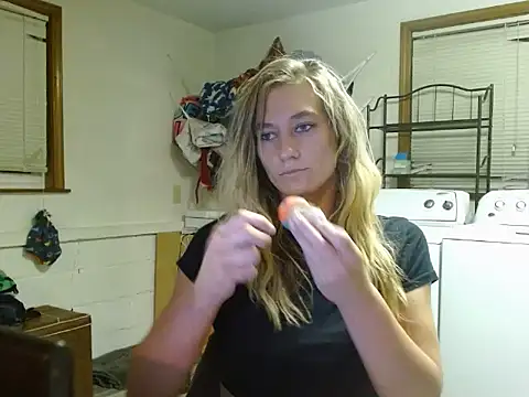 Snapshot of missymilf chatting on 9, 10, 2025 missymilf online show from 9, 10, 2025