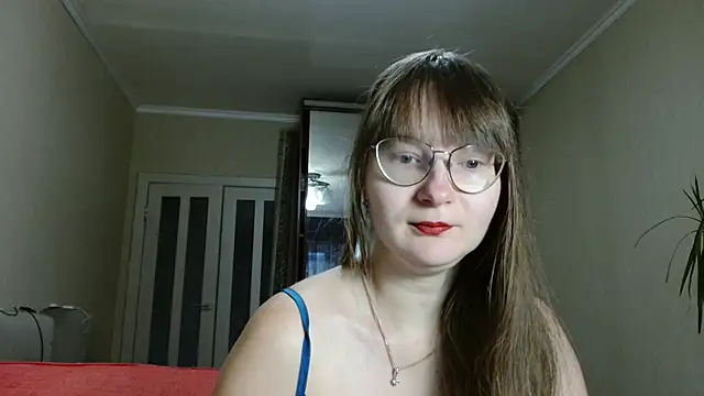 KiraGoldens online show from 15, 10, 2025