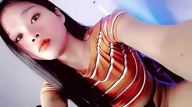 amomentoflust69 online show from 18, 1, 2025