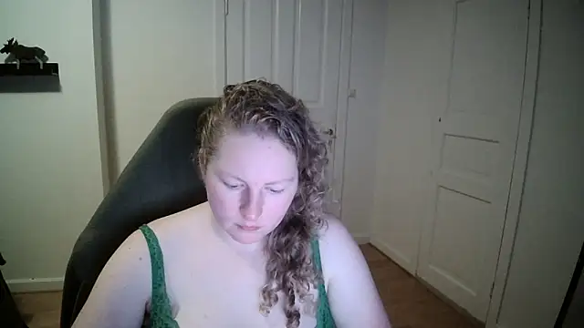 Snapshot of Girlnina-1995 chatting on 19, 12, 2024 Girlnina-1995 online show from 19, 12, 2024